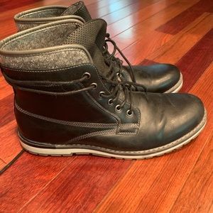 Men’s Boots -Sonoma.  Excellent condition.